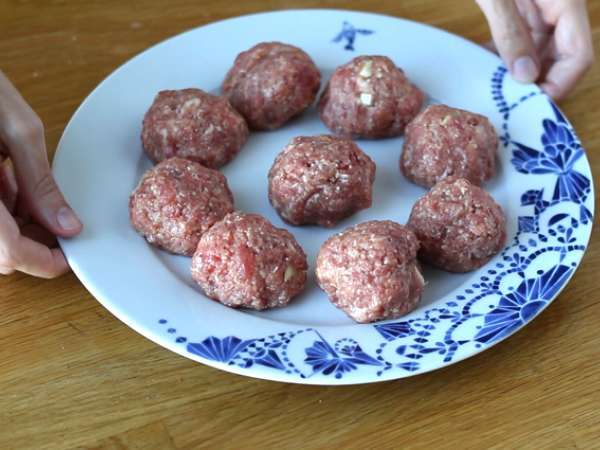 Borjúhúsgombóc mozzarellával töltve - Előkészítés lépés 4
