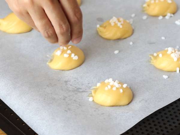 Chouquettes, choux gyöngyözött cukorral - Előkészítés lépés 4