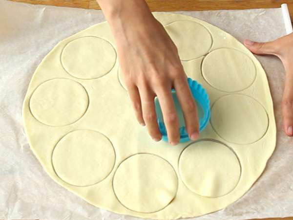 Mozzarellával töltött pizza korona - Előkészítés lépés 2