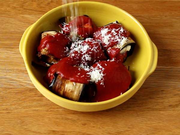 Padlizsán parmigiana tekercsek - Előkészítés lépés 4