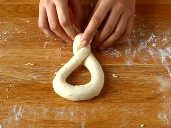 Mozzarella és rozmaringos perecek - Előkészítés lépés 5