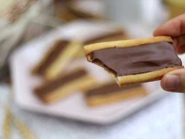 Karamellás és tejcsokoládés twix kekszek - Előkészítés lépés 10