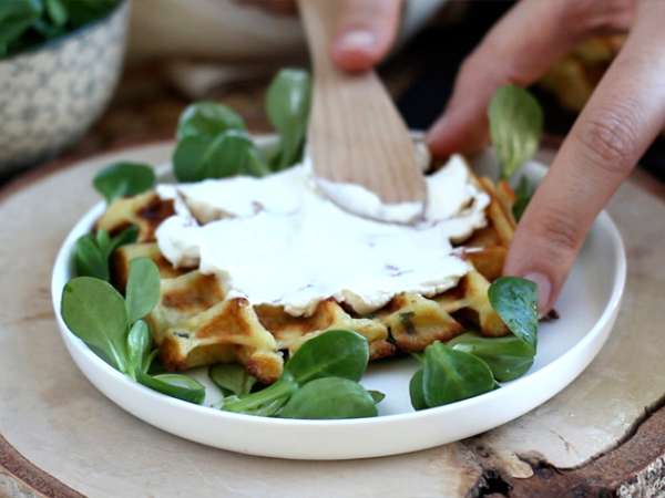 Burgonyás gofri - Gofri szendvics füstölt lazaccal és fromage frais-val - Előkészítés lépés 6