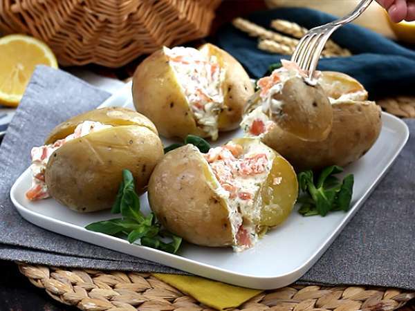 Füstölt lazaccal és fromage frais-val töltött burgonya - Előkészítés lépés 4