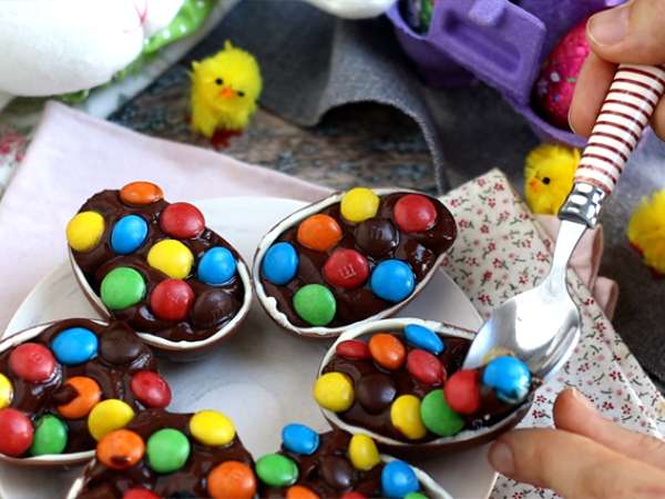 Húsvéti tojások csokoládé desszertkrémmel és M&M's-sel töltve - Előkészítés lépés 5