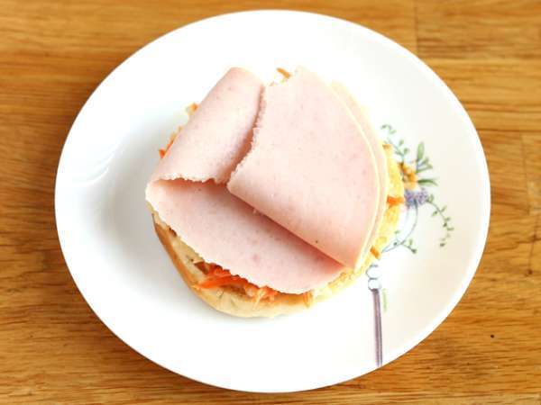 Pulykás bagel szendvics, káposztasaláta, keményre főtt tojás - Előkészítés lépés 2