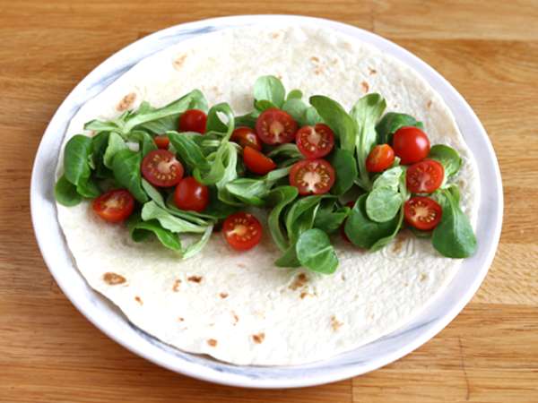 Chorizo, avokádó és paradicsomos szendvics wrap - Előkészítés lépés 1