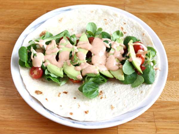 Chorizo, avokádó és paradicsomos szendvics wrap - Előkészítés lépés 2