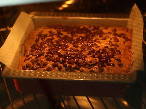 Csokoládé chip cookie torta - Előkészítés lépés 5