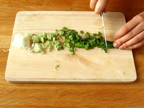 Gyozas csirkével, sárgarépával és gombával - Előkészítés lépés 3