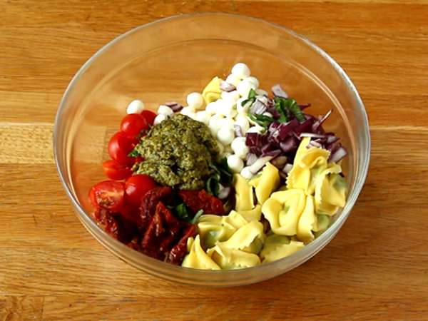 Tortellini és pesto saláta - Előkészítés lépés 3