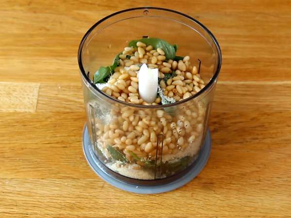 Házi zöld pesto - pesto alla genovese - Előkészítés lépés 1