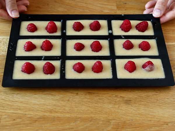 Málna Financiers, a könnyen elkészíthető részletes recept - Előkészítés lépés 5