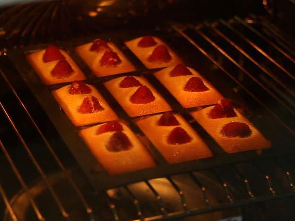 Málna Financiers, a könnyen elkészíthető részletes recept - Előkészítés lépés 6