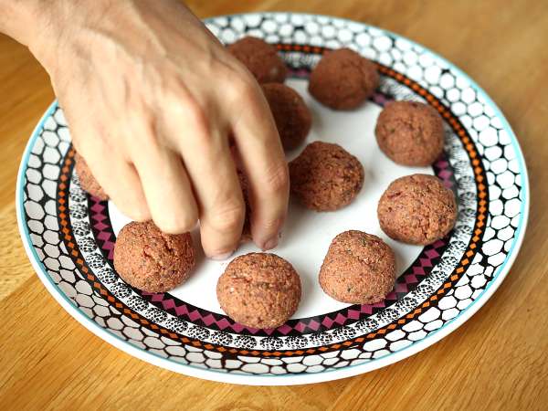 Vegetáriánus seitan húsgombócok paradicsomszósszal - Előkészítés lépés 3