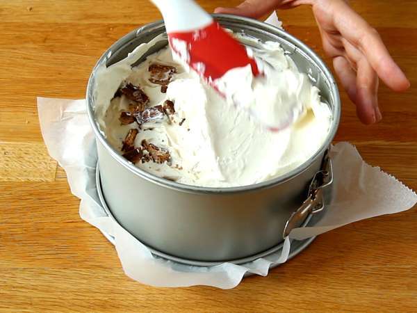 Mesés sütés nélküli Kinder Bueno sajttorta - Előkészítés lépés 5