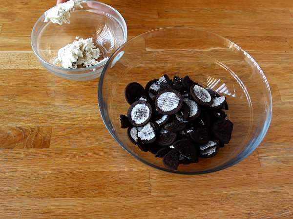 Oreo torta mindössze 3 hozzávalóból, 6 perc alatt kész a mikróban! - Előkészítés lépés 1