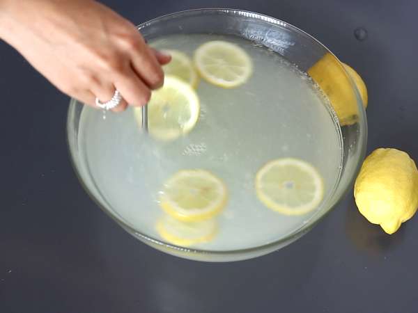 Gin pezsgő, amit megoszthatsz minden vendégeddel az aperitif alatt. - Előkészítés lépés 1