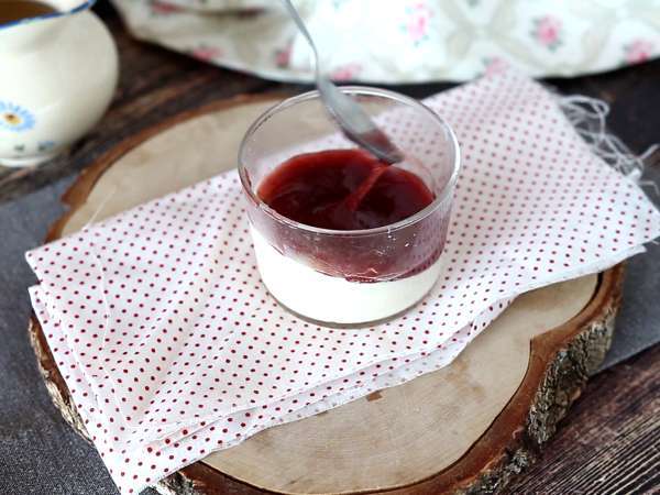 Panna cotta bogyós gyümölcsös coulis-szal - Előkészítés lépés 5