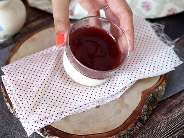 Panna cotta bogyós gyümölcsös coulis-szal - Előkészítés lépés 6