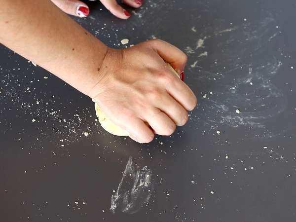 Házi készítésű tojás pappardelle: a recept lépésről lépésre elmagyarázva - Előkészítés lépés 3