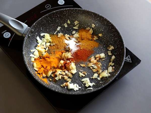 Csicseriborsó curry, a szuper ínyenc vegán recept - Előkészítés lépés 2