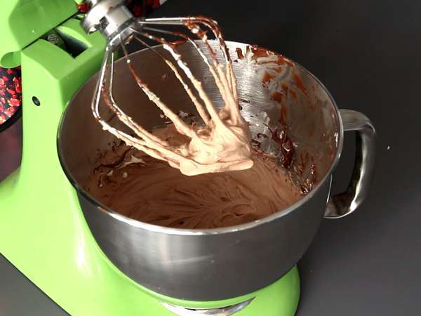 Pandoro briós, Nutella krémmel és vaníliakrémmel töltve, karácsonyfa alakban - Előkészítés lépés 2