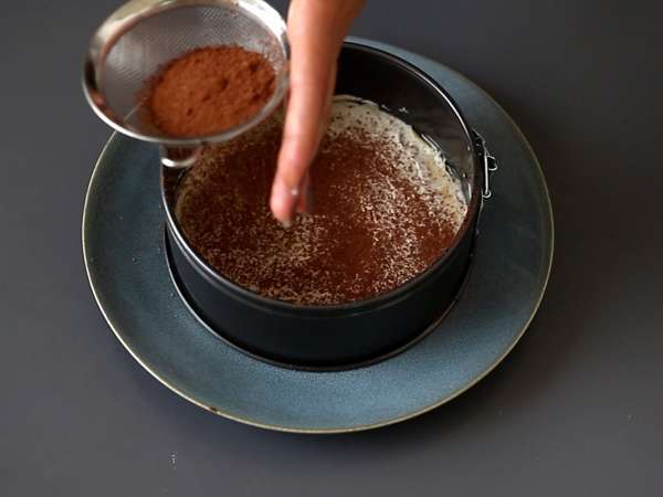 Tiramisu-stílusú palacsintatorta kávéval és kakaóval - Előkészítés lépés 5