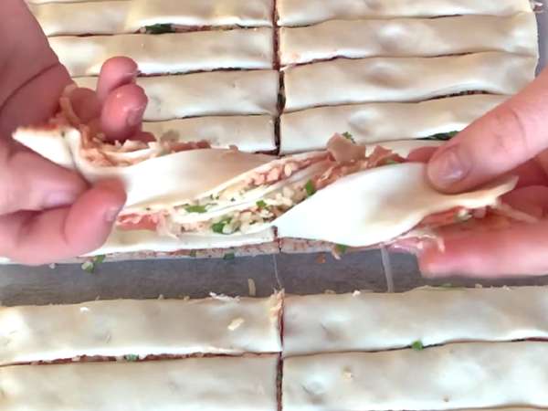 Maxi leveles tésztacsavarok (paradicsom, sonka, mozzarella, petrezselyem) - Előkészítés lépés 5