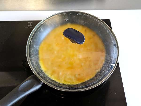 Hagymás omlett, az ízletes és könnyen elkészíthető recept - Előkészítés lépés 4