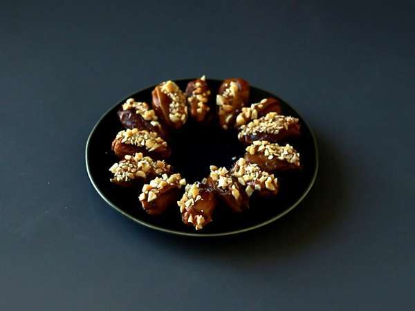 Házi készítésű Snickers: datolya, mogyoró és csokoládé - egészséges snack hozzáadott cukor nélkül. - Előkészítés lépés 4