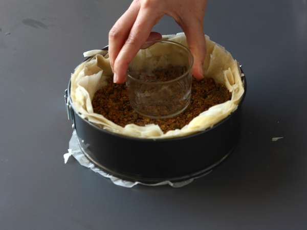 Baklava-stílusú sajttorta pisztáciával, ropogós és olvadó - Előkészítés lépés 4