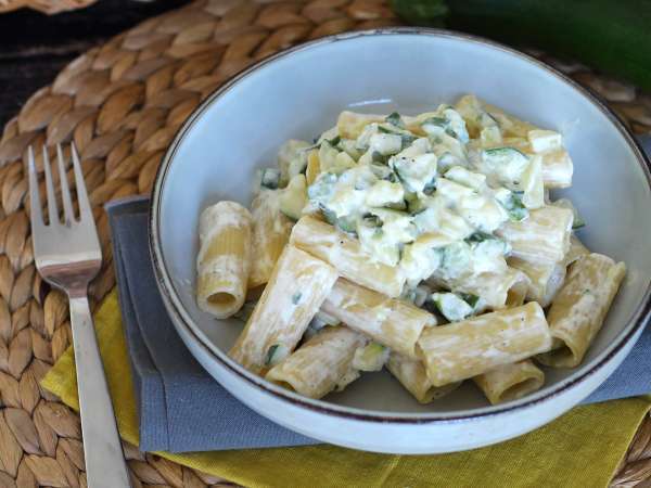 Krémes tészta cukkinivel, ízletes és nagyon gyors recept - Előkészítés lépés 6
