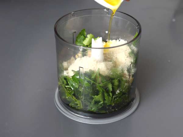 Petrezselymes és mogyorós pesto, az ízek robbanása - Előkészítés lépés 2