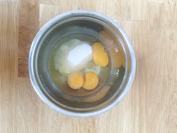 Könnyű sárgabarack clafoutis - Előkészítés lépés 1
