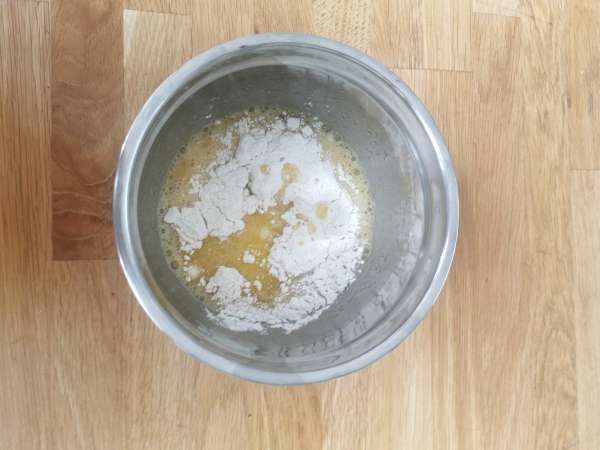 Könnyű sárgabarack clafoutis - Előkészítés lépés 2