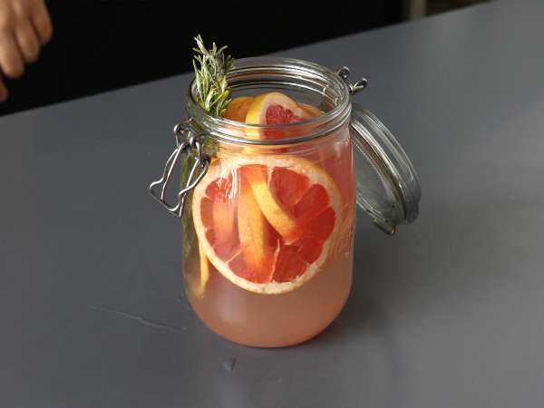 Grapefruit és rozmaring ízű víz: a méregtelenítő ital hozzáadott cukor nélkül - Előkészítés lépés 3