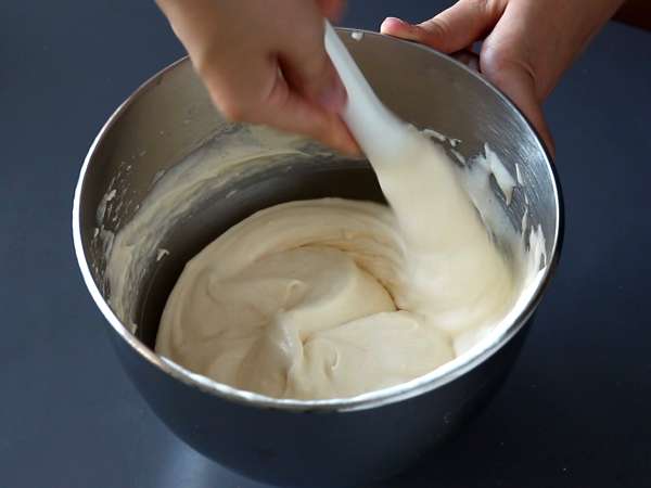 Egyszerű Kinder Bueno-ízű tekercs, tökéletes születésnapi tortának vagy karácsonyi farönknek! - Előkészítés lépés 3