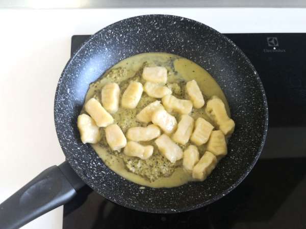 Házi burgonya gnocchi pestóval - Előkészítés lépés 6