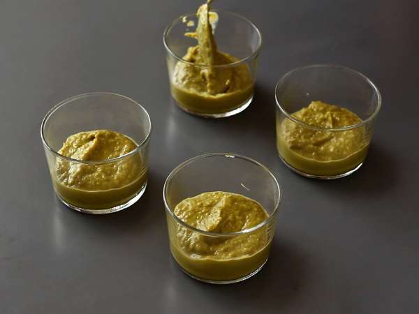 Vegetáriánus verrines: borsókrémleves, parmezán morzsa és mascarpone krém - Előkészítés lépés 7
