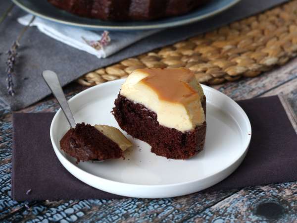 Choco flan, a nedves csokoládétorta és a vaníliás karamellás flan tökéletes kombinációja. - Előkészítés lépés 11