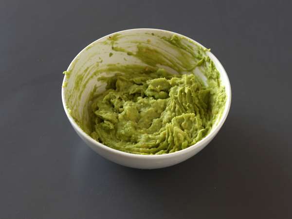 Patacones, kolumbiai plantain pirítós guacamole-val és paradicsommal - Előkészítés lépés 2