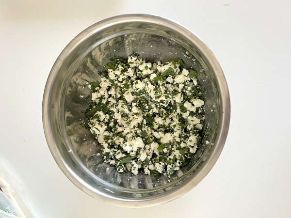 Börek feta sajttal és petrezselyemmel - Előkészítés lépés 1