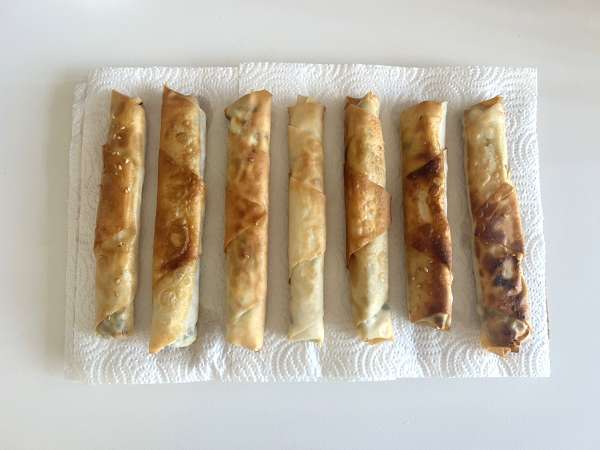 Börek feta sajttal és petrezselyemmel - Előkészítés lépés 4