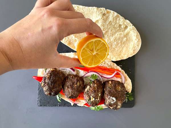 Köfte - a török húsgombócok kenyérben - Előkészítés lépés 3