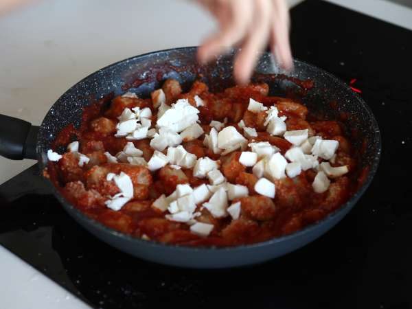 Gnocchi alla Sorrentina a serpenyőben: a gyors és szaftos recept, amit mindenki szeret! - Előkészítés lépés 9