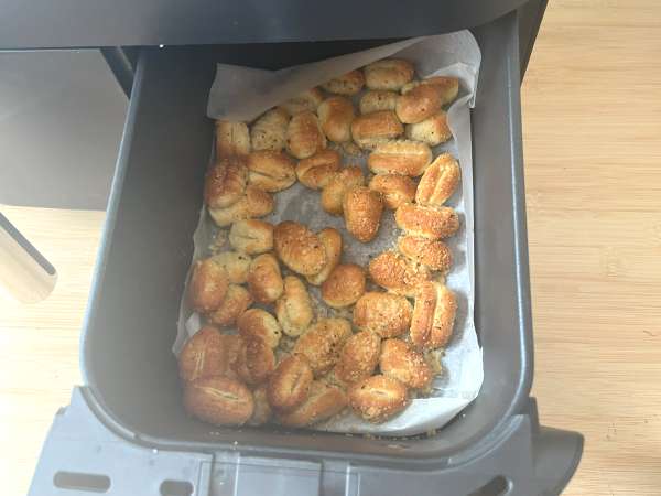 Ropogós parmezános gnocchi a Air Fryerben - Előkészítés lépés 3
