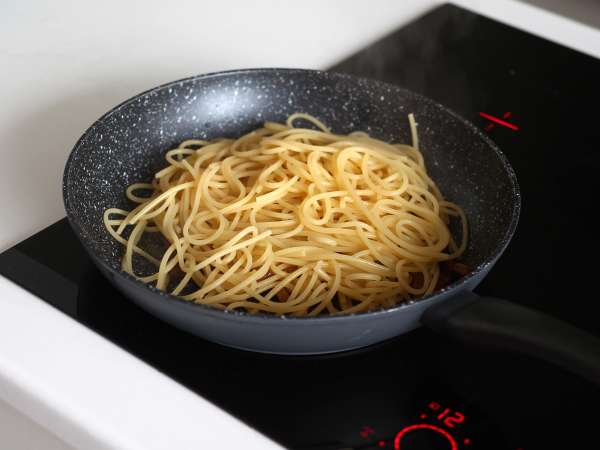 Spaghetti alla carbonara, az igazi olasz szénhidrát recept! - Előkészítés lépés 6