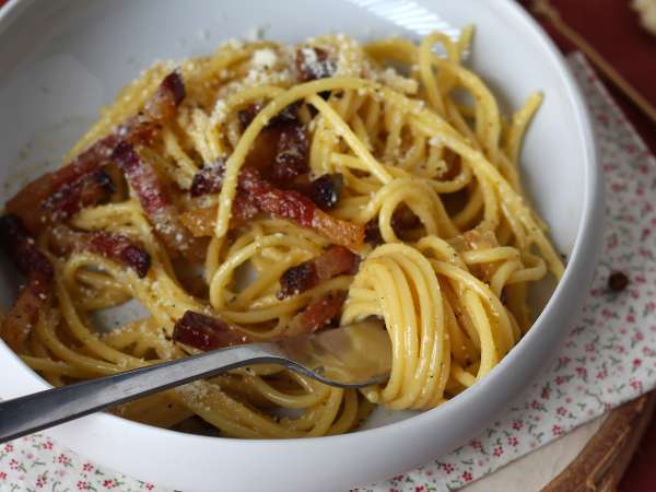 Spaghetti alla carbonara, az igazi olasz szénhidrát recept! - Előkészítés lépés 8