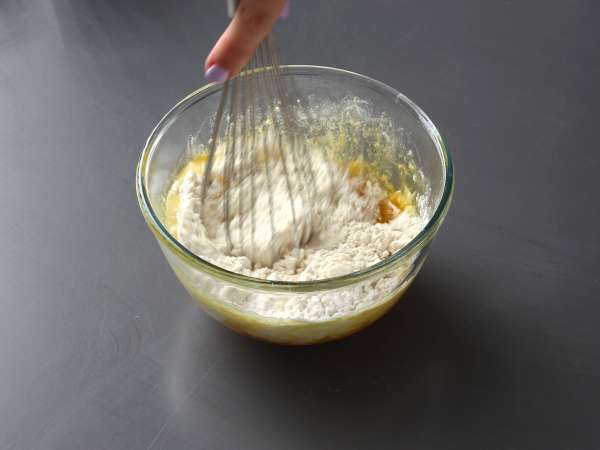 Paradicsomos muffinok olvadó mozzarella szívvel - Előkészítés lépés 1